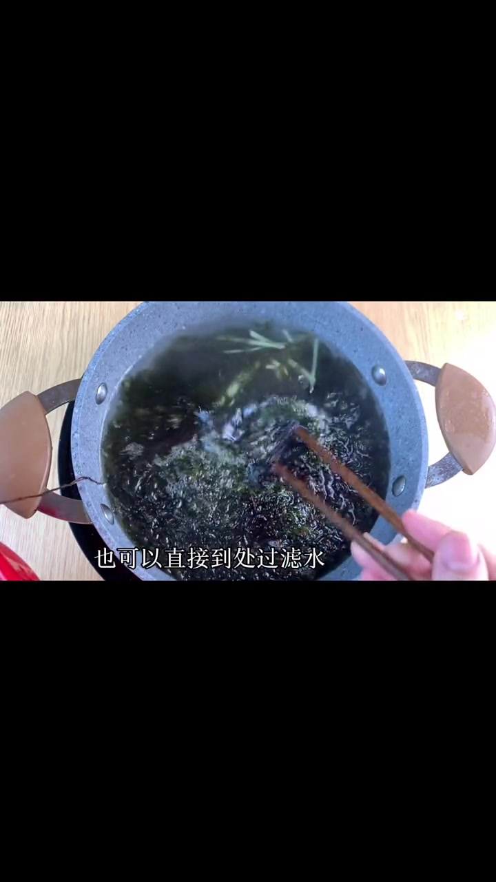 紫菜虾皮汤的做法。