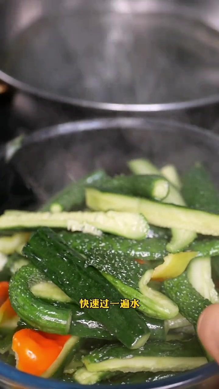 油焖黄瓜咸菜的腌制方法大全。