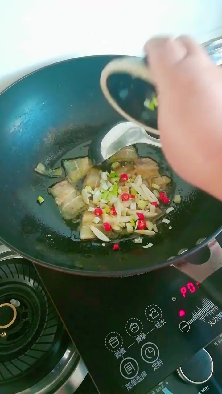小白菜土豆汤的做法。