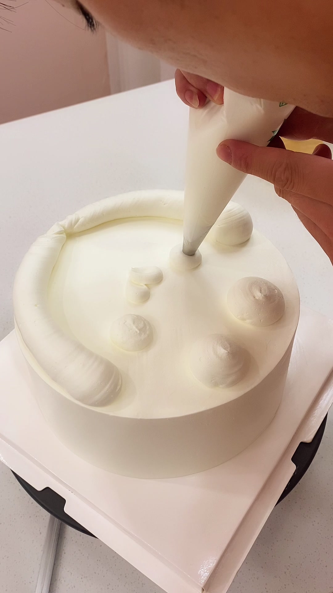 今天制作一款可爱的兔子