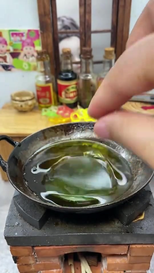 一口一个大虾片,真是过瘾