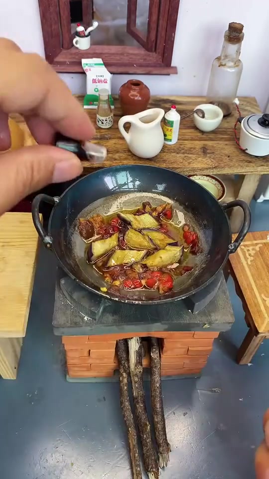 今天摘茄子,鱼香茄子里为什么没有鱼呢?