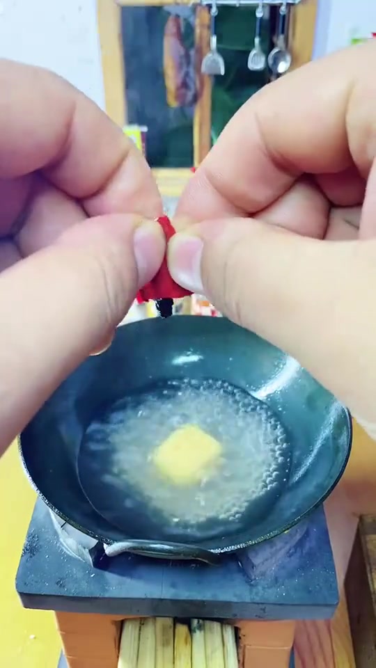 全网最小方便面,要不要一起吃?