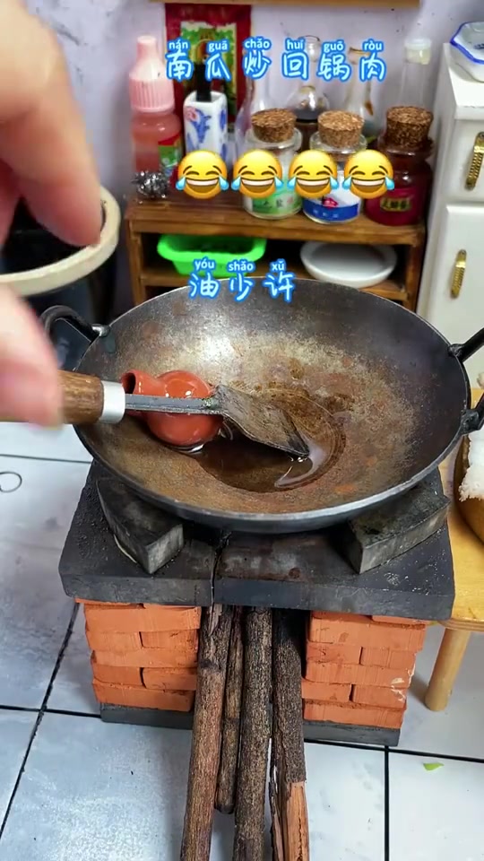 天气太热了,也不知道这碗下饭菜合不合你胃口