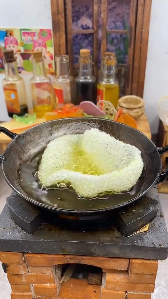 来个非洲人炸虾片