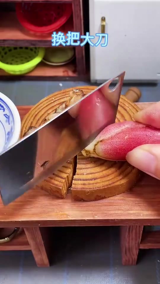洋葱炒腊肉,有点辣眼睛