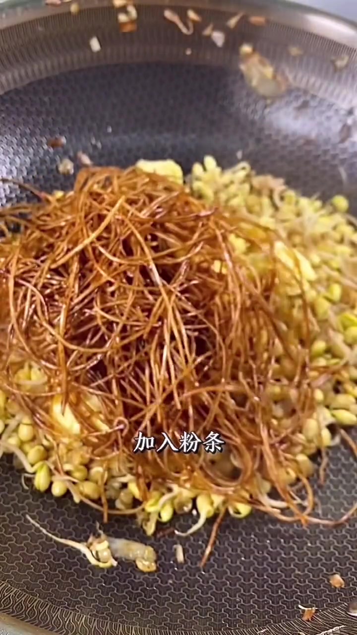 豆芽和什么一起炒好吃。