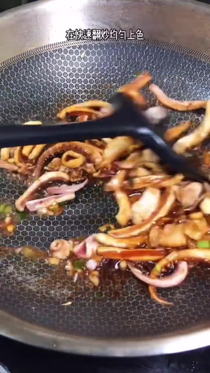 辣椒炒鱿鱼的家常做法,快来试试吧
