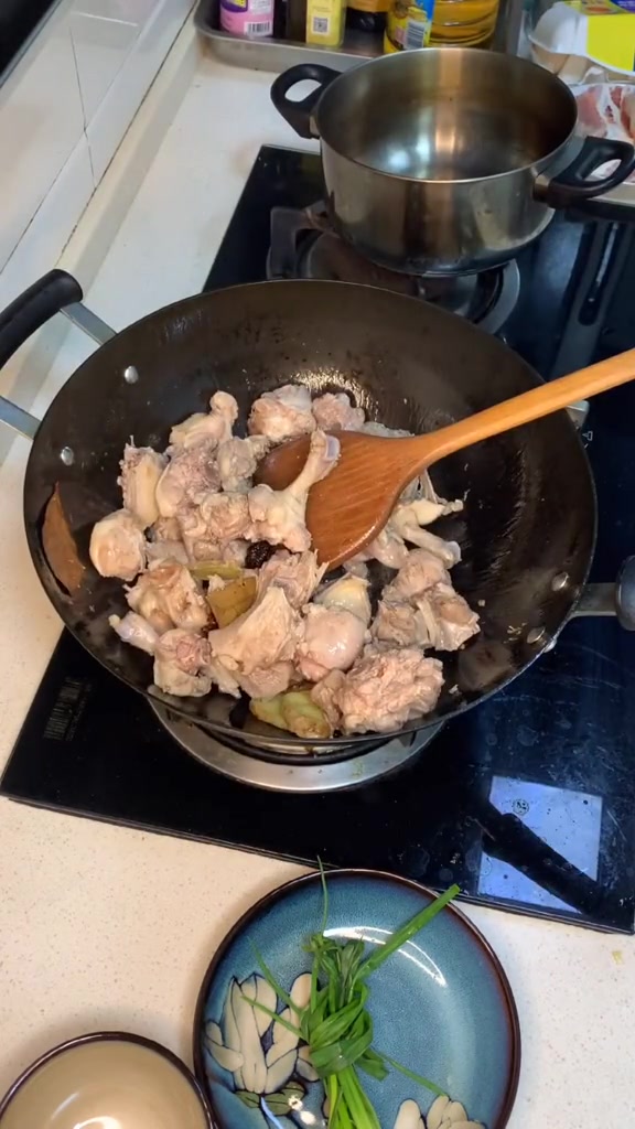 红烧鸭腿的家常做法。