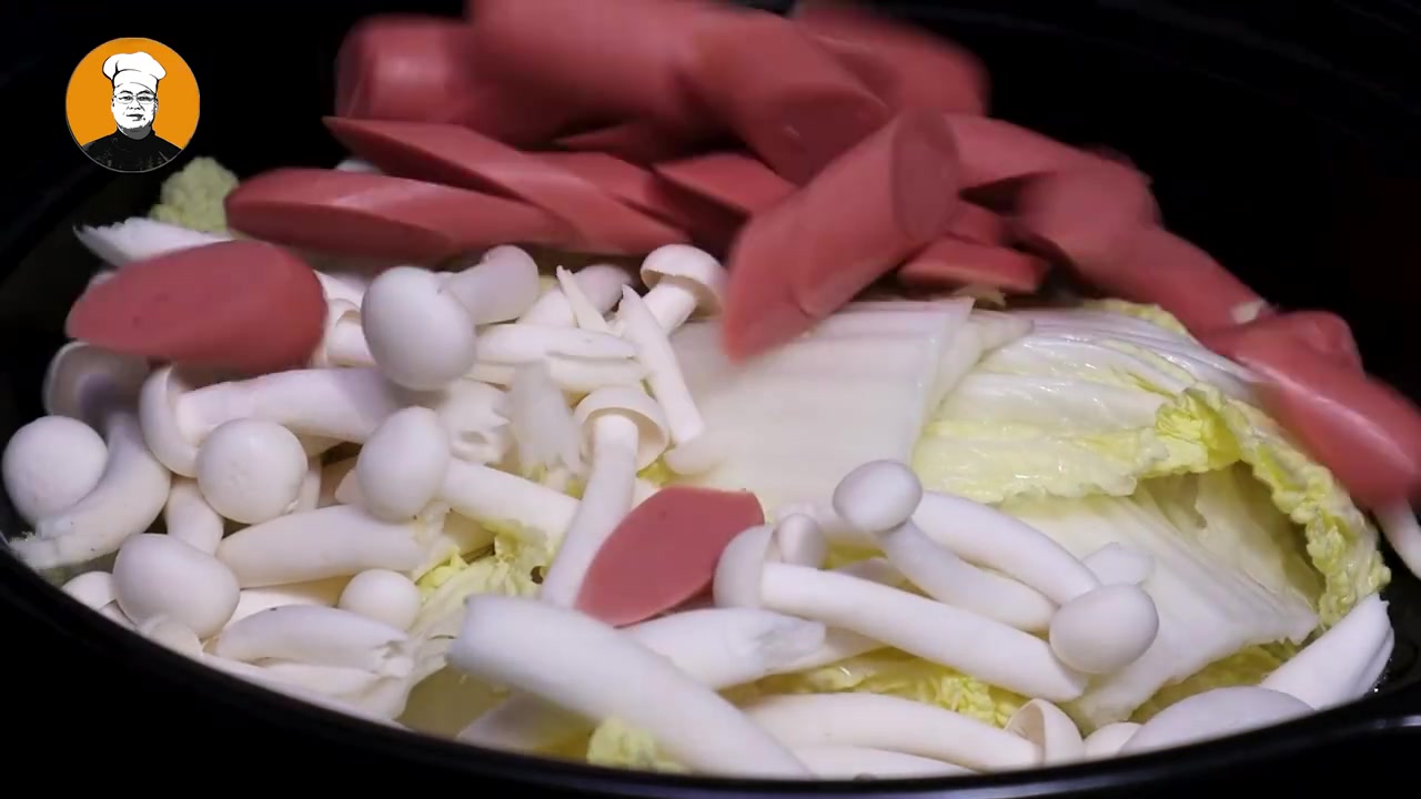 天冷炖上一锅砂锅白菜豆腐,连菜带汤一大锅 白菜 豆腐 美味食谱 家常菜 下饭菜 天冷了炖上