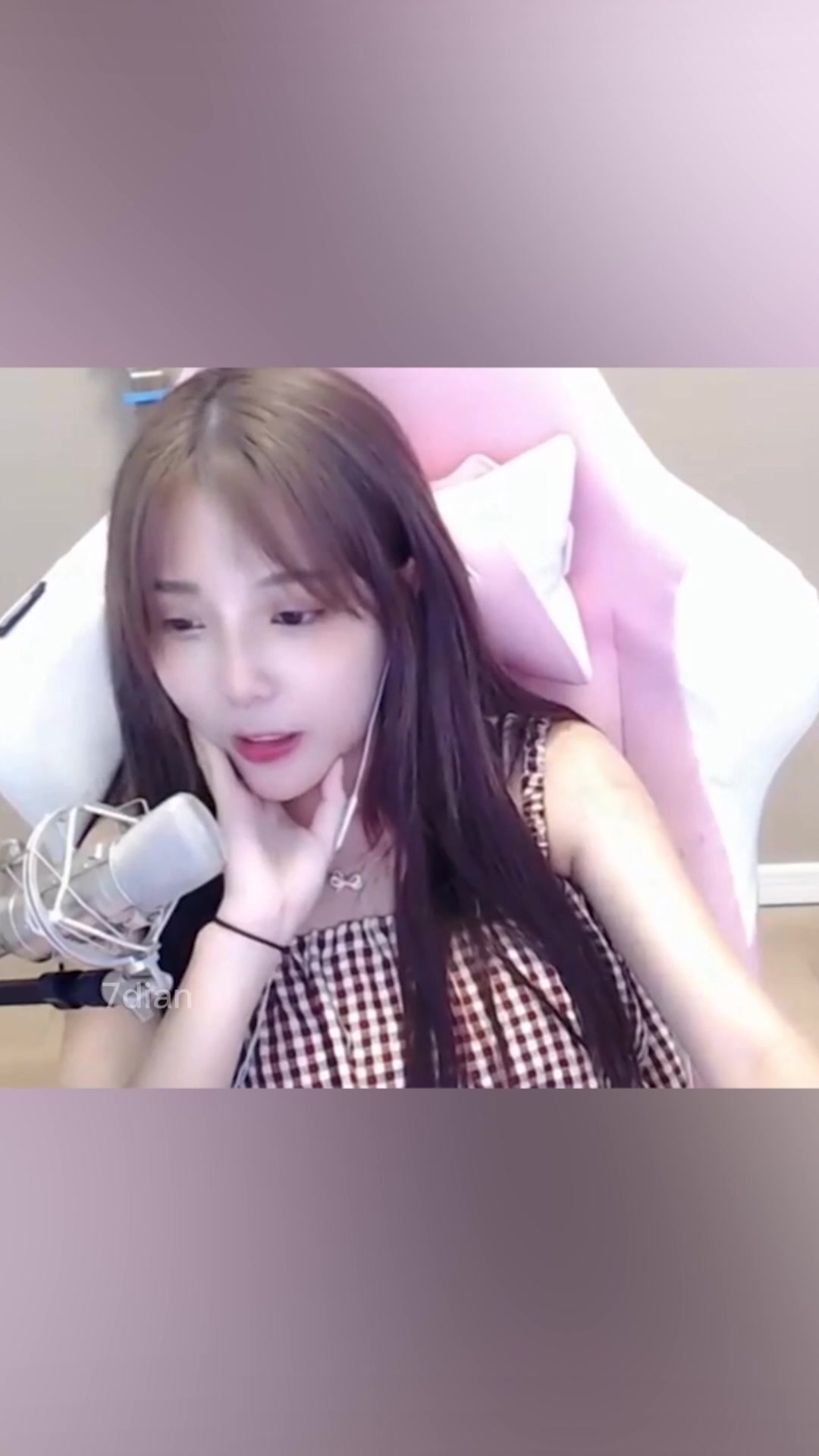 女主播小米粥变脸记