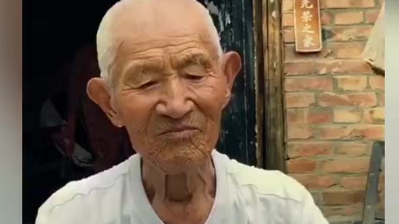 【这种“凡尔赛”我喜欢!河南89岁抗美援朝老兵讲历史故事,50万粉丝一半是青年】近日,河南