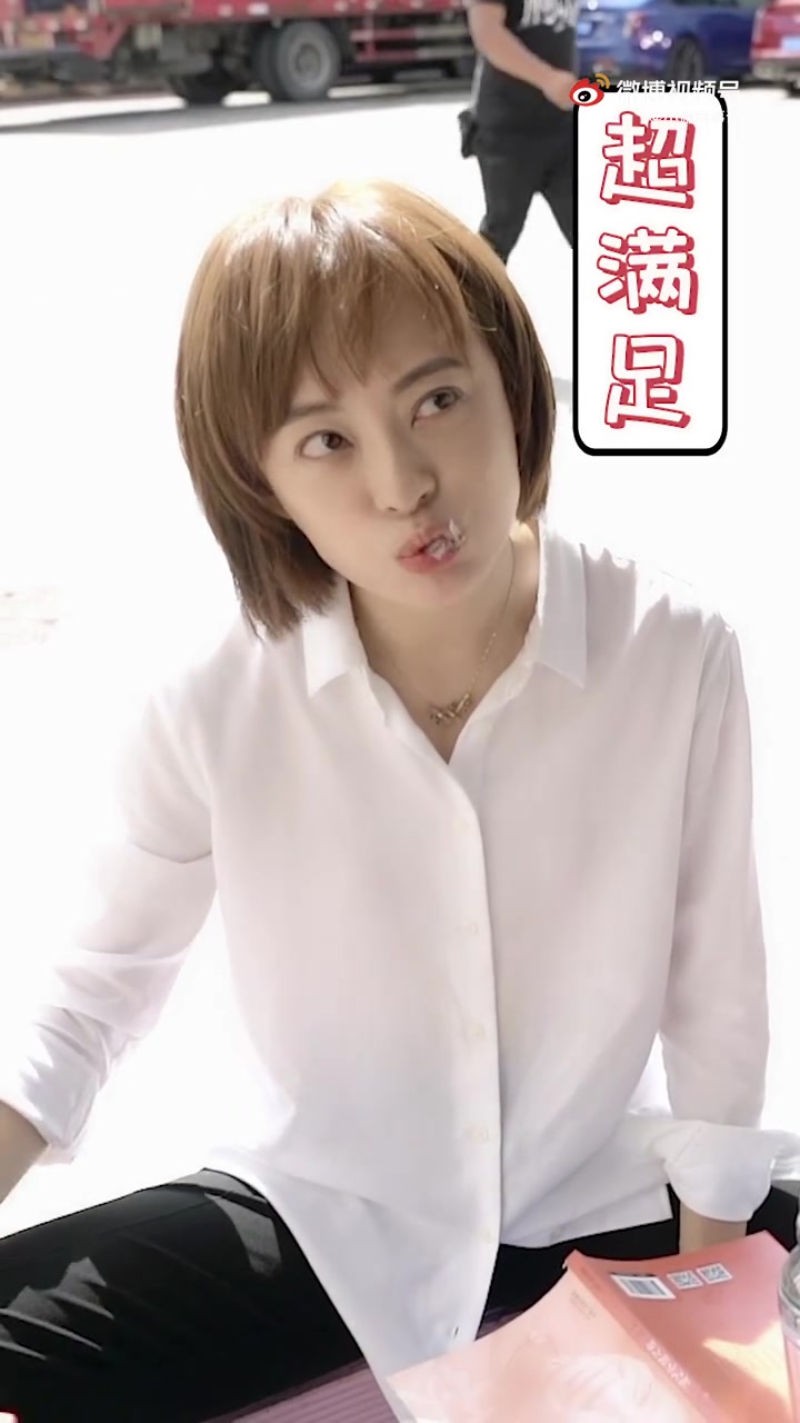 饭后搞点甜品778i山楂俪boss上线,俪三岁吃糖葫芦也能收获大满足满满一口超霸气,最后吃