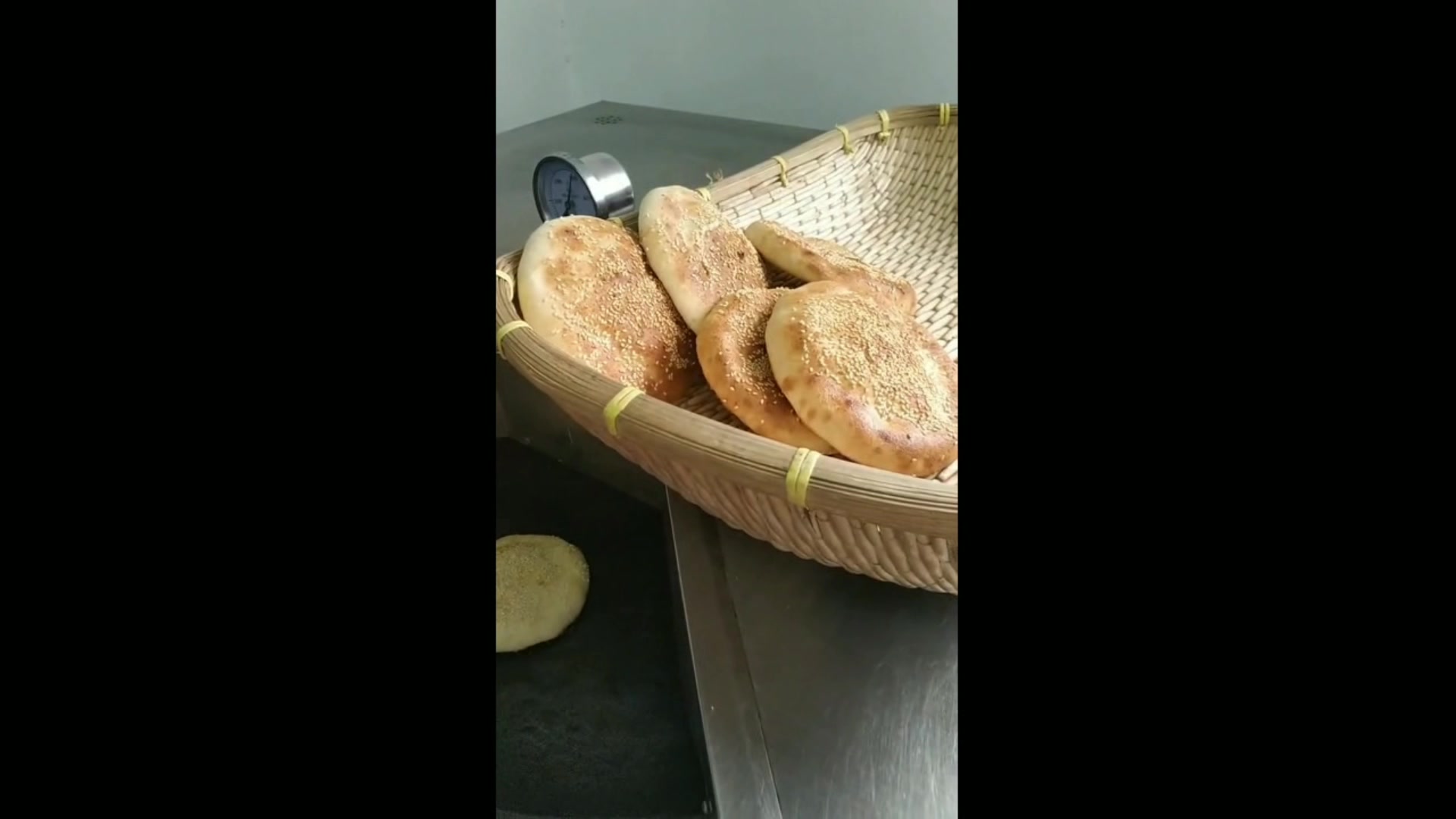 转炉烧饼机全自旋转打烧饼炉摆摊燃气烤饼机
