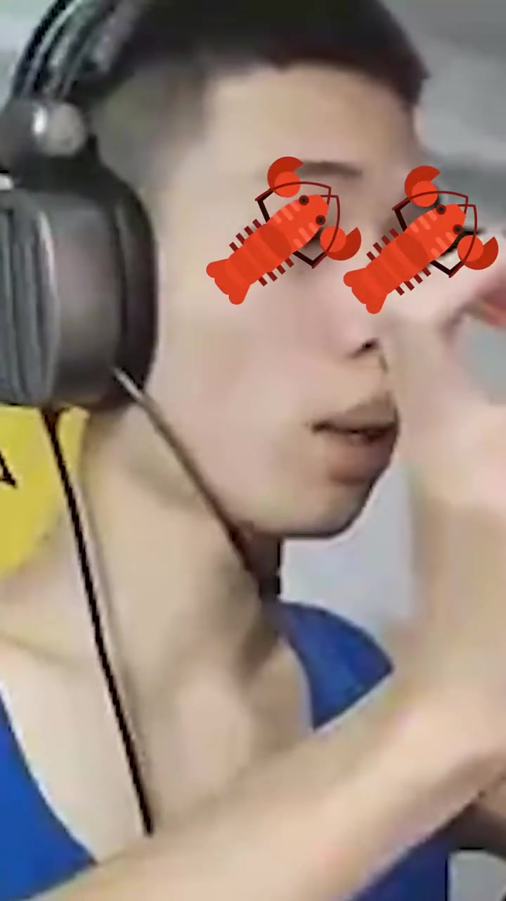 [得意] 看决赛圈鲨鱼的极限拉枪,谁看了不夸一句帅?[喵喵] 虽然做不到这身法,但鸡仔好歹