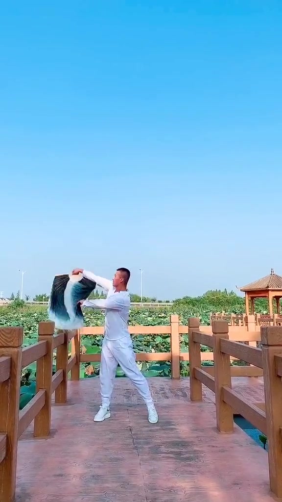 朋友圈高大上包装素材照片 男生自拍日常
