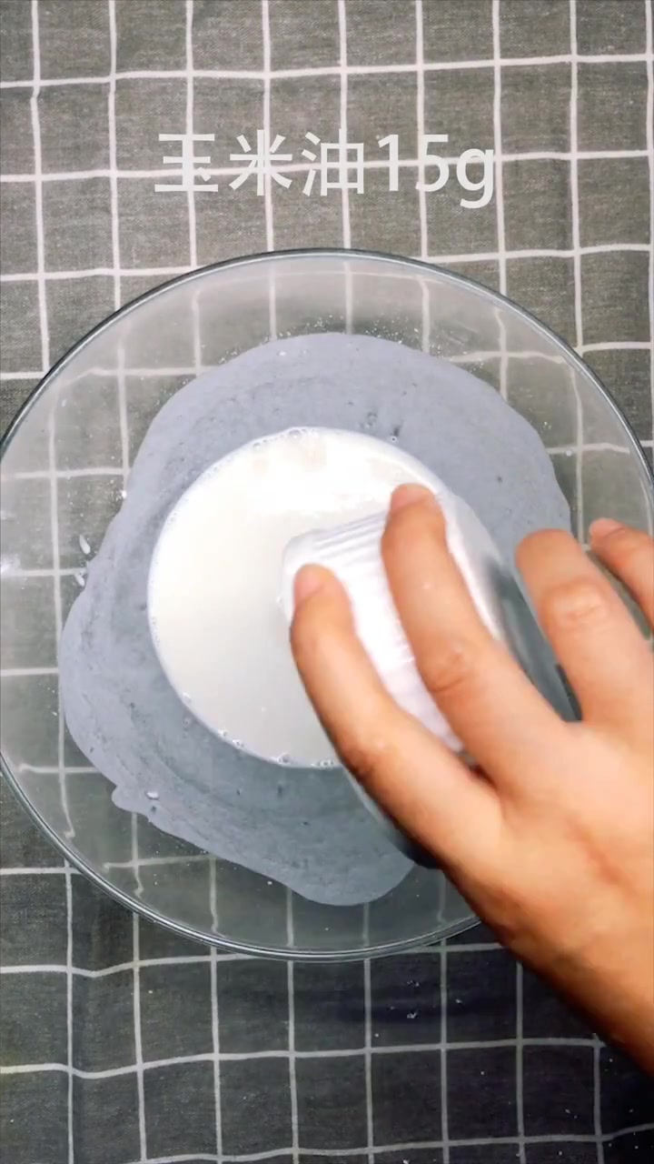 冰皮月饼的做法及配方。