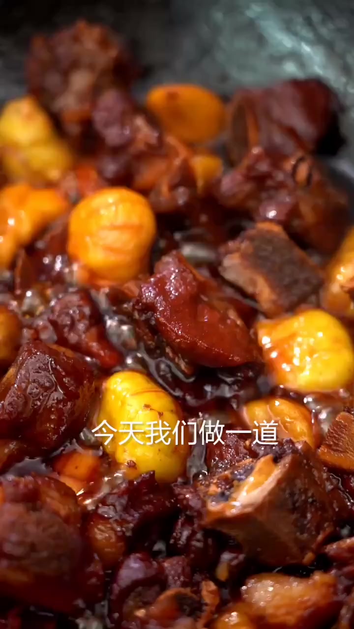 板栗炖排骨怎么做好吃。