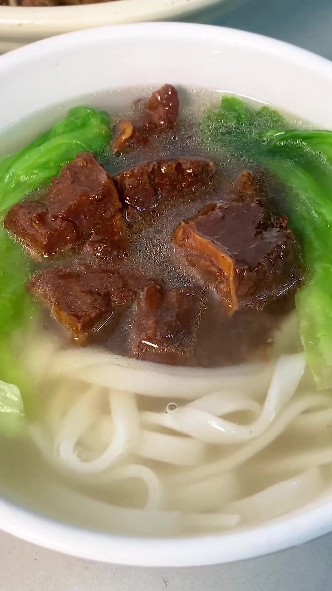 牛腩汤粉浓而不稠