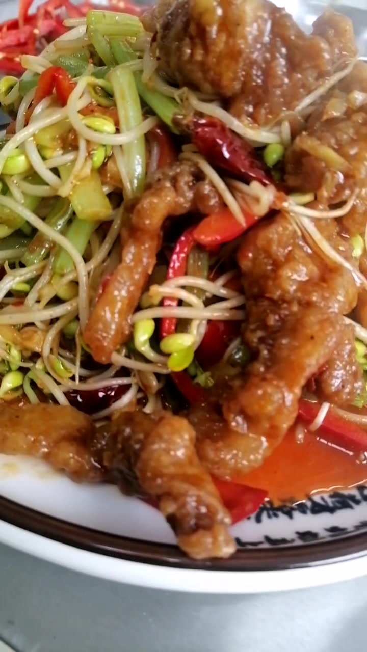 信阳特色炒菜豆芽小酥肉