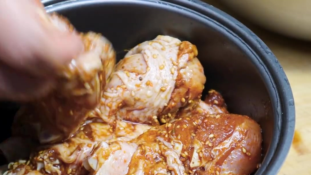 鸡爪鸡翅鸡腿往电饭锅一丢,软烂多汁! 鸡爪 鸡翅 鸡腿 美味食谱 家常菜 鸡爪鸡翅鸡腿往电