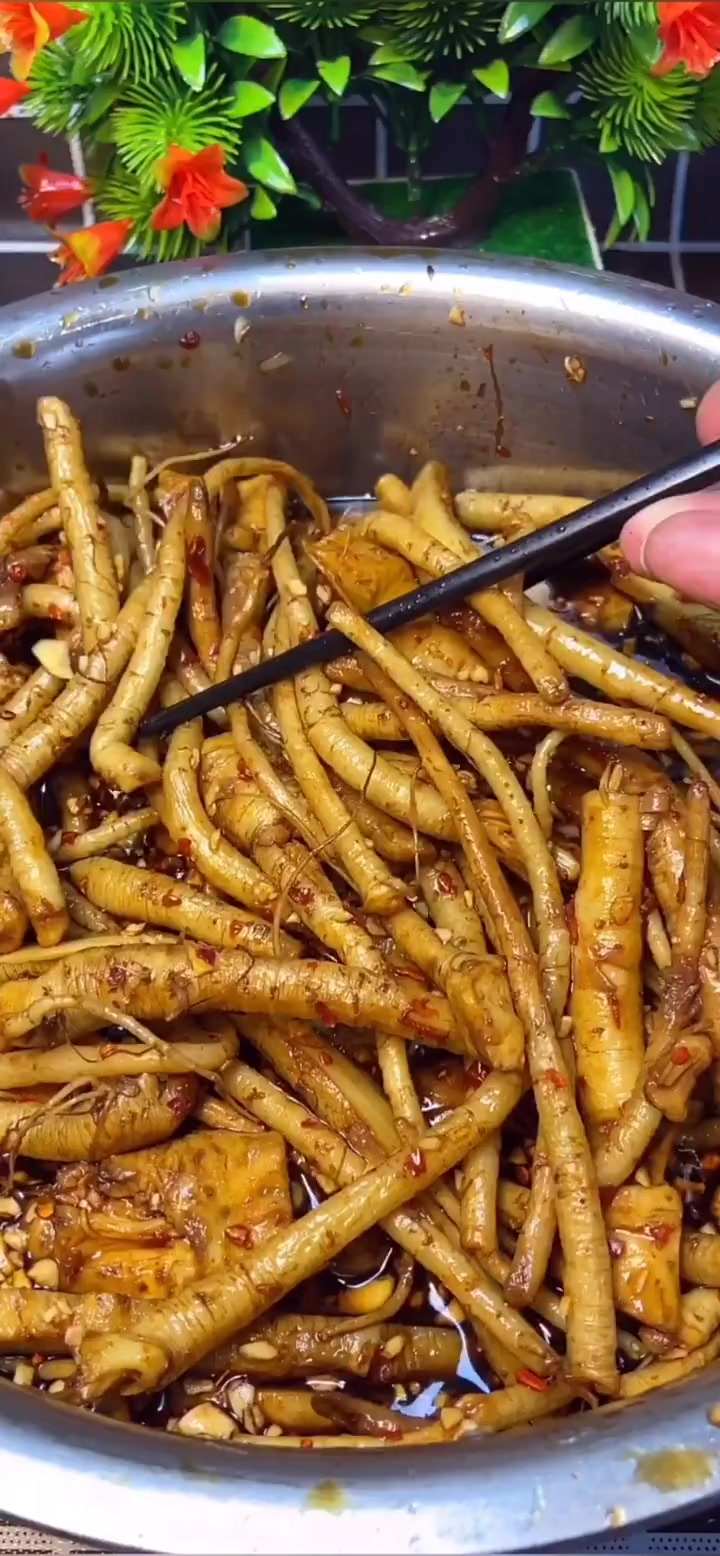 芹菜根怎么做咸菜