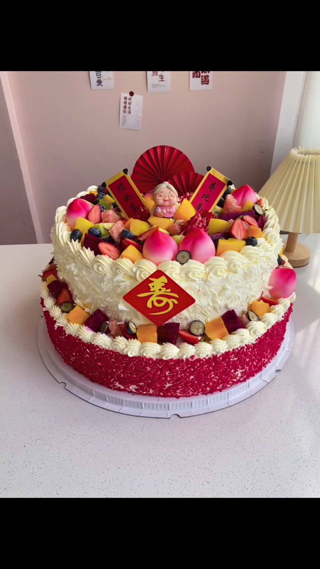 今天教大家制作一款特大号双层蛋糕