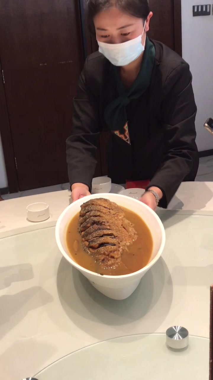 由豫菜泰斗陈进长大师亲自指导的红烧黄河大鲤鱼才卖128块钱!