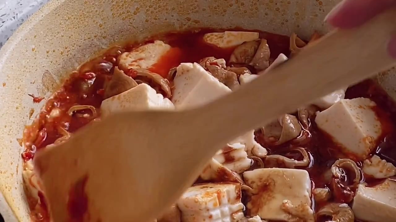 大肠炖豆腐的家常做法视频
