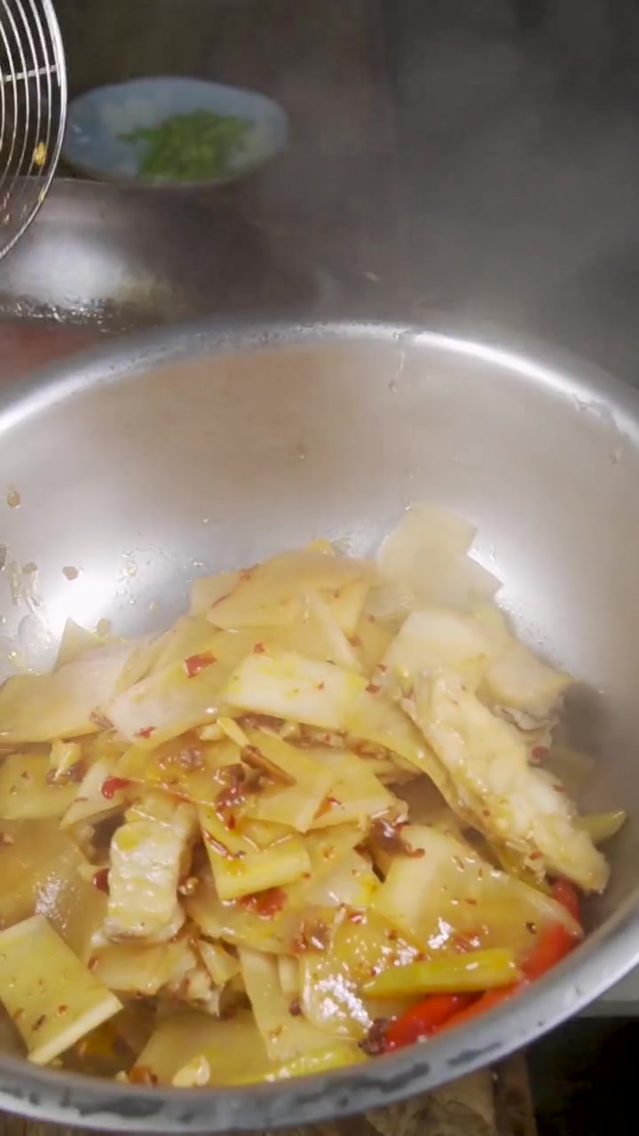 酸萝卜鱼最正宗的做法。