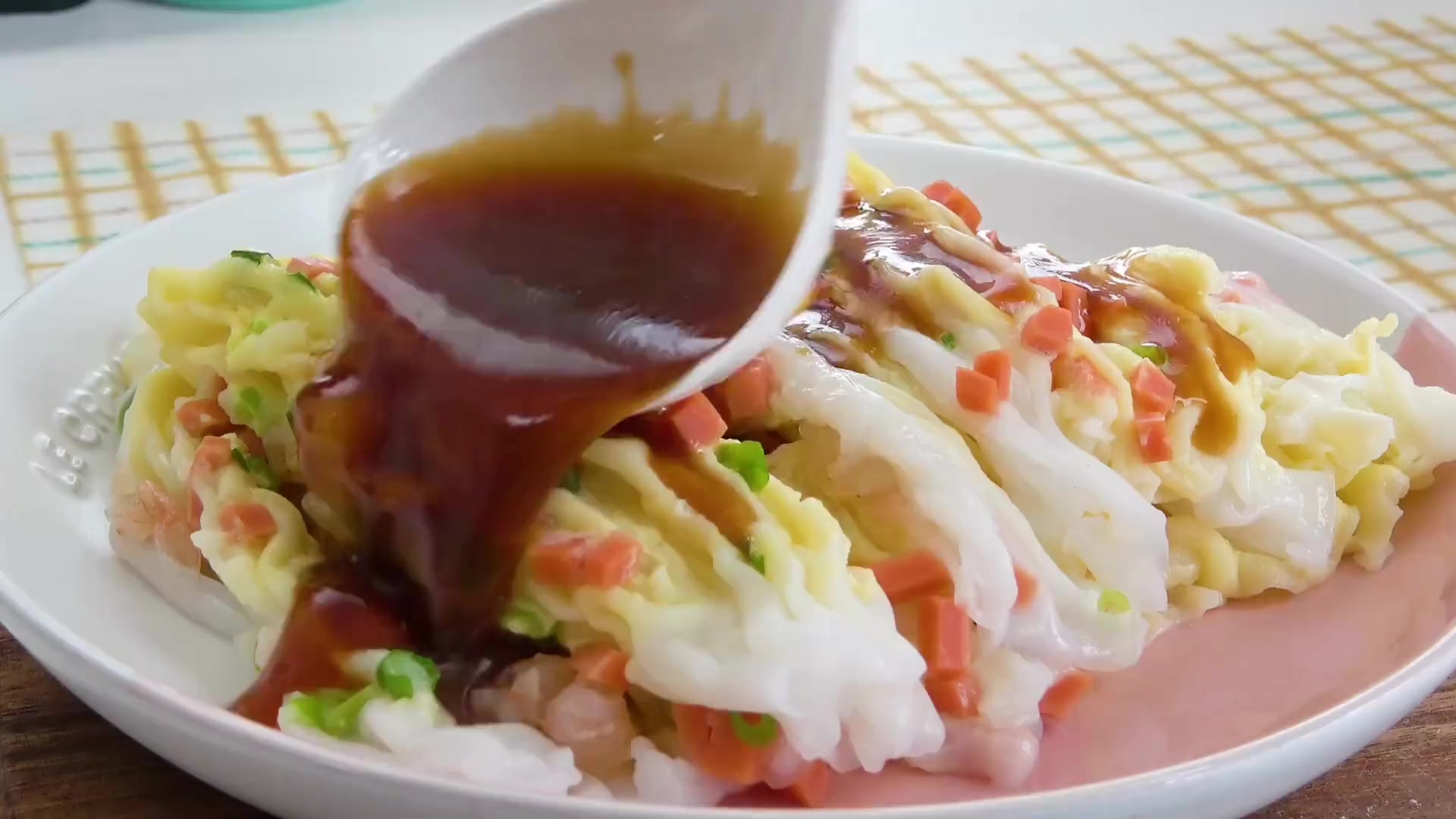 蒸肠粉的做法与配方。