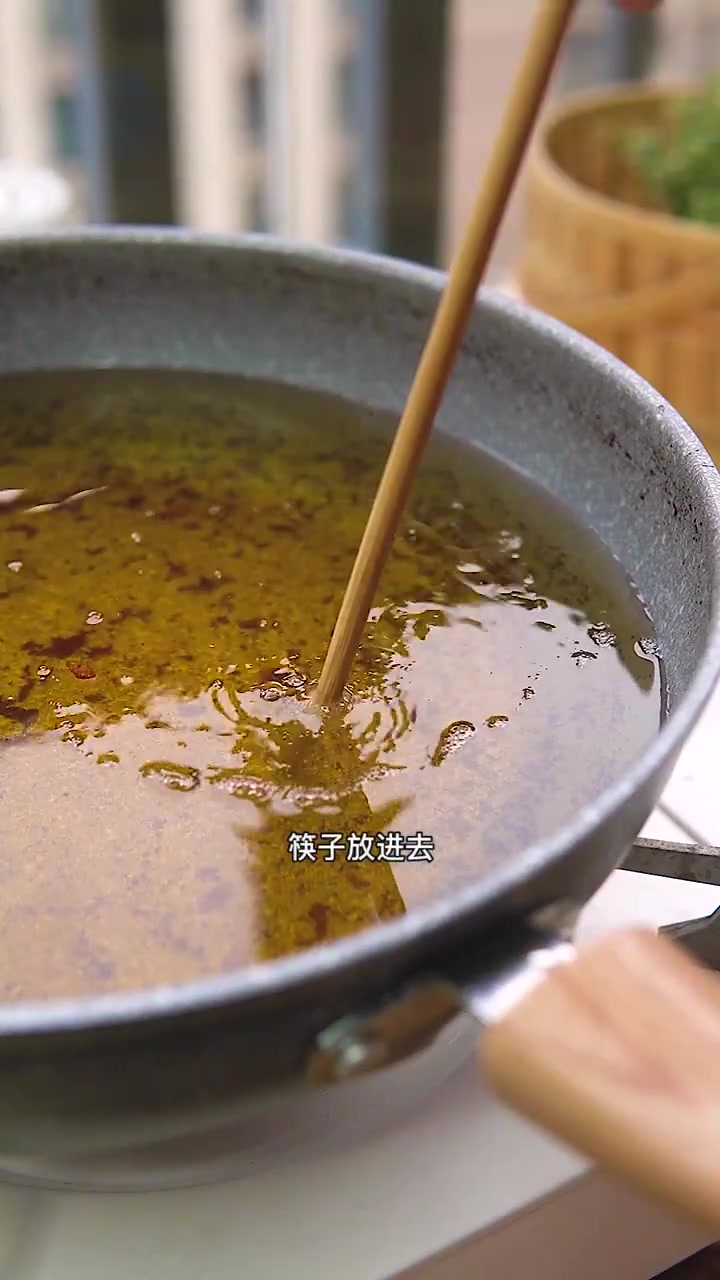 拿过冠军的炸鸡腿不裹粉直接炸竟这么好吃 #领潮新势力# 冠军级别的炸鸡腿 不用裹粉  好吃