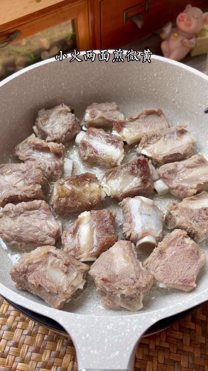 糖醋排骨的做法视频教程。