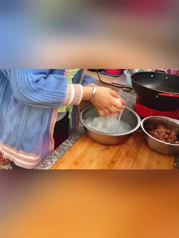 牛肉白萝卜馅儿饺子的做法。
