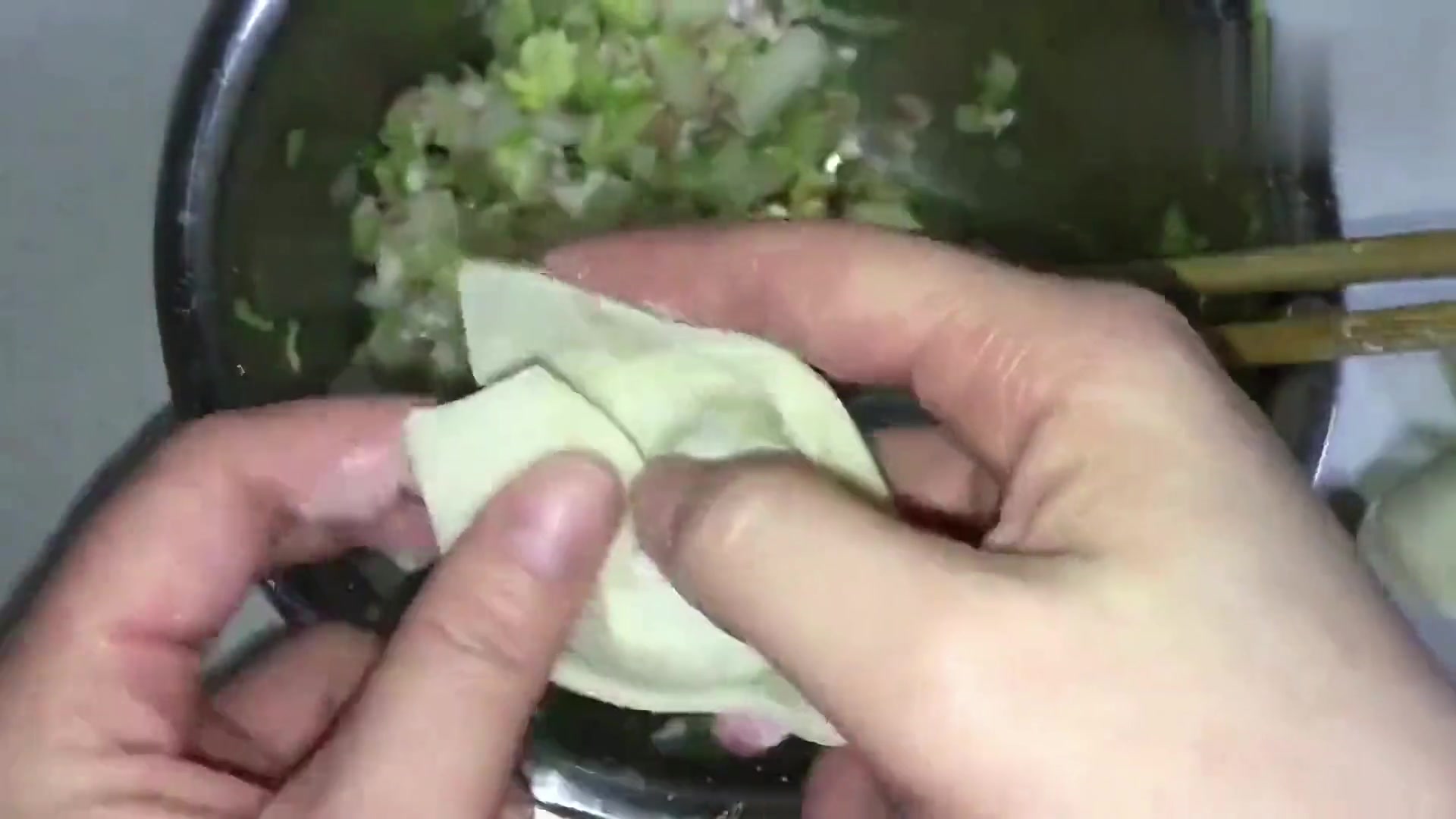 方饺皮怎么包饺子视频