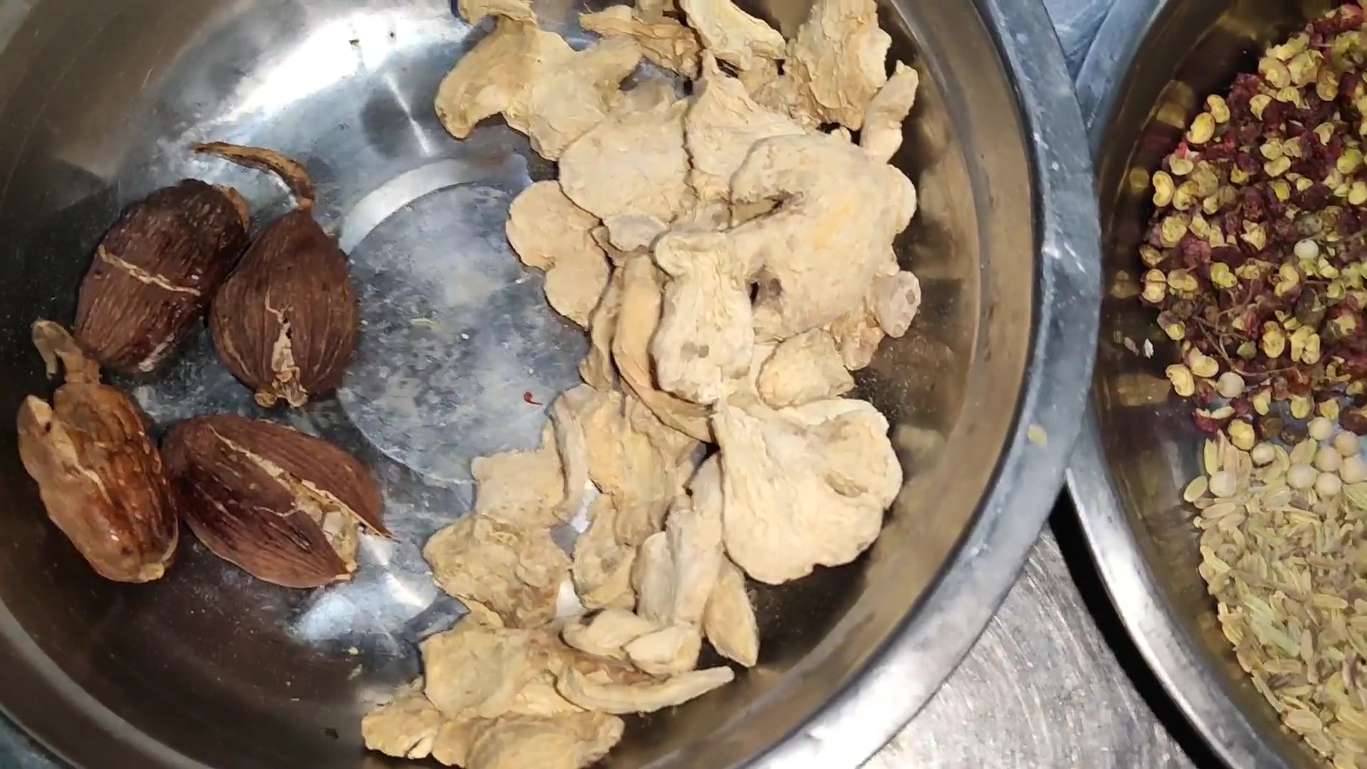 回族手抓羊肉做法。