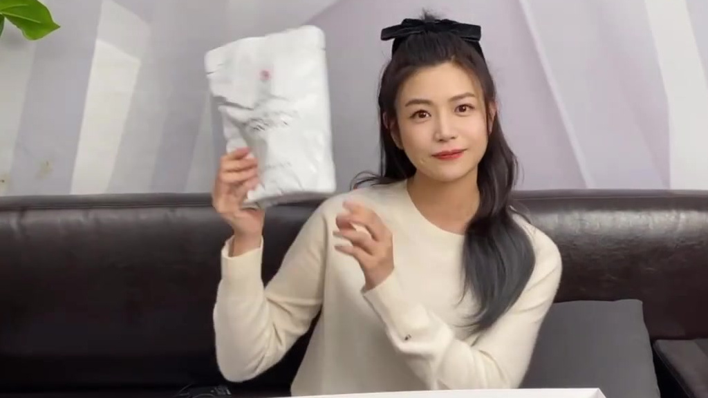 惊喜满满的Myprotein盲盒开箱啦!酸酸甜甜的柚子绿茶、英式奶茶、榛果巧克力的威化饼干