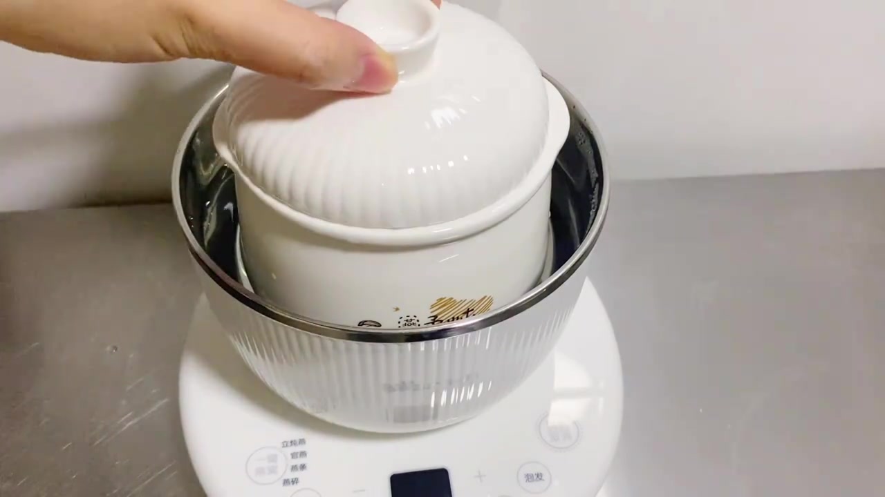 秋冬一定要多喝这碗桃胶银耳羹,美容又养颜 #健康养生  #我的美食日记  #养生滋补汤水 