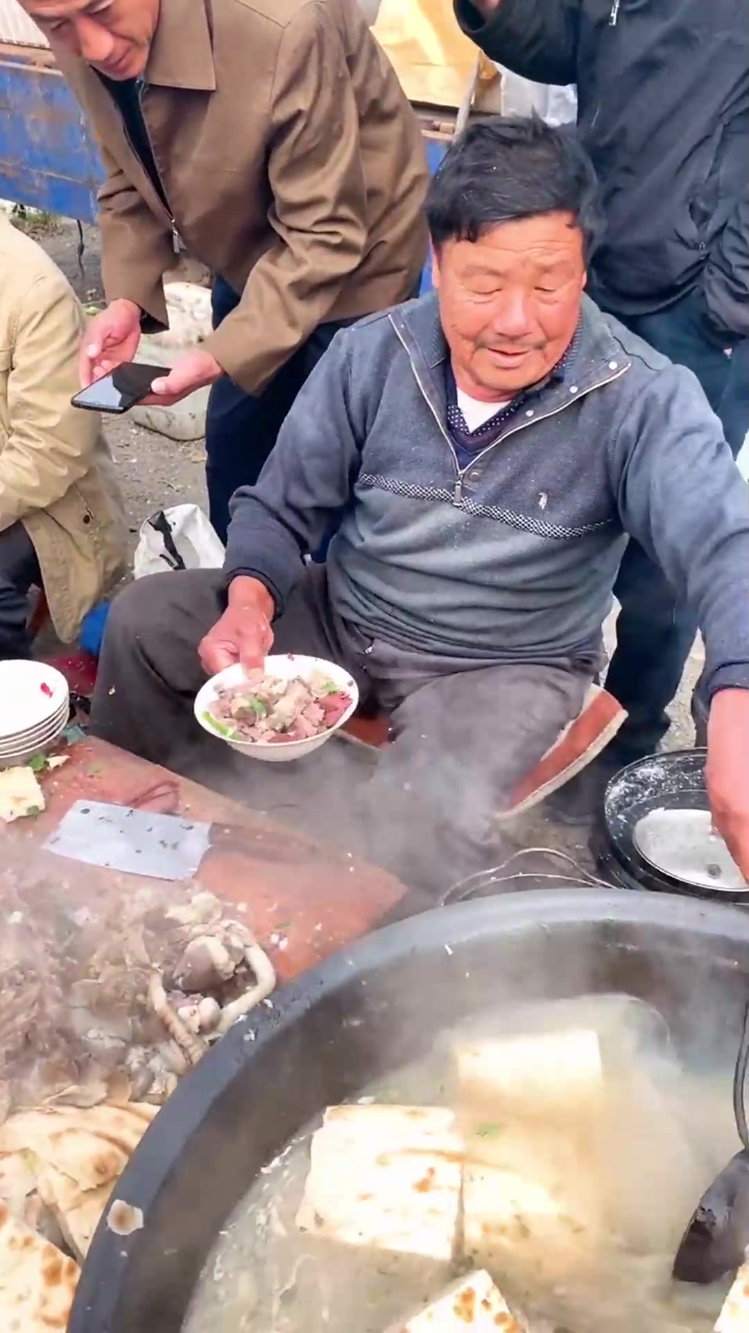 非物质文化遗产的泊里大集羊汤是一绝,20一碗,饼和汤都免费!