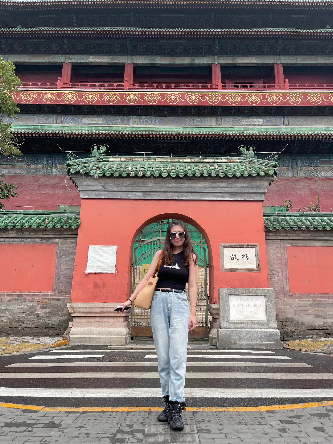 要想吃炒肝儿,鼓楼一转弯儿