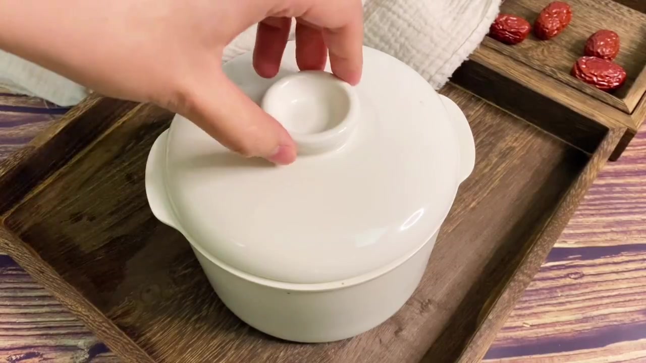 猪心莲子百合汤,心烦意乱睡不好一定要喝它 今日汤品分享: ???????????? 猪心莲子百合汤 ???????? 日