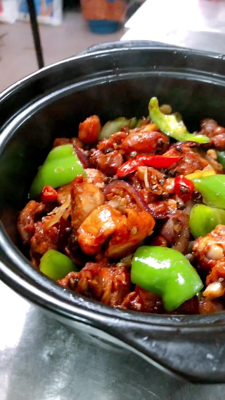 瓦香鸡好吃,麻辣鲜香