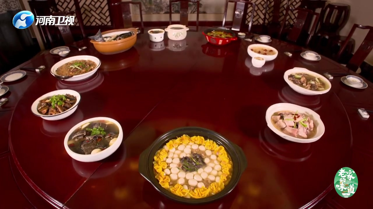 &nbsp;四喜来财,这是起源于清末时期的一道河南炖菜~主要食材是手工鱼丸、小酥肉、蛋金鱼和海参!不