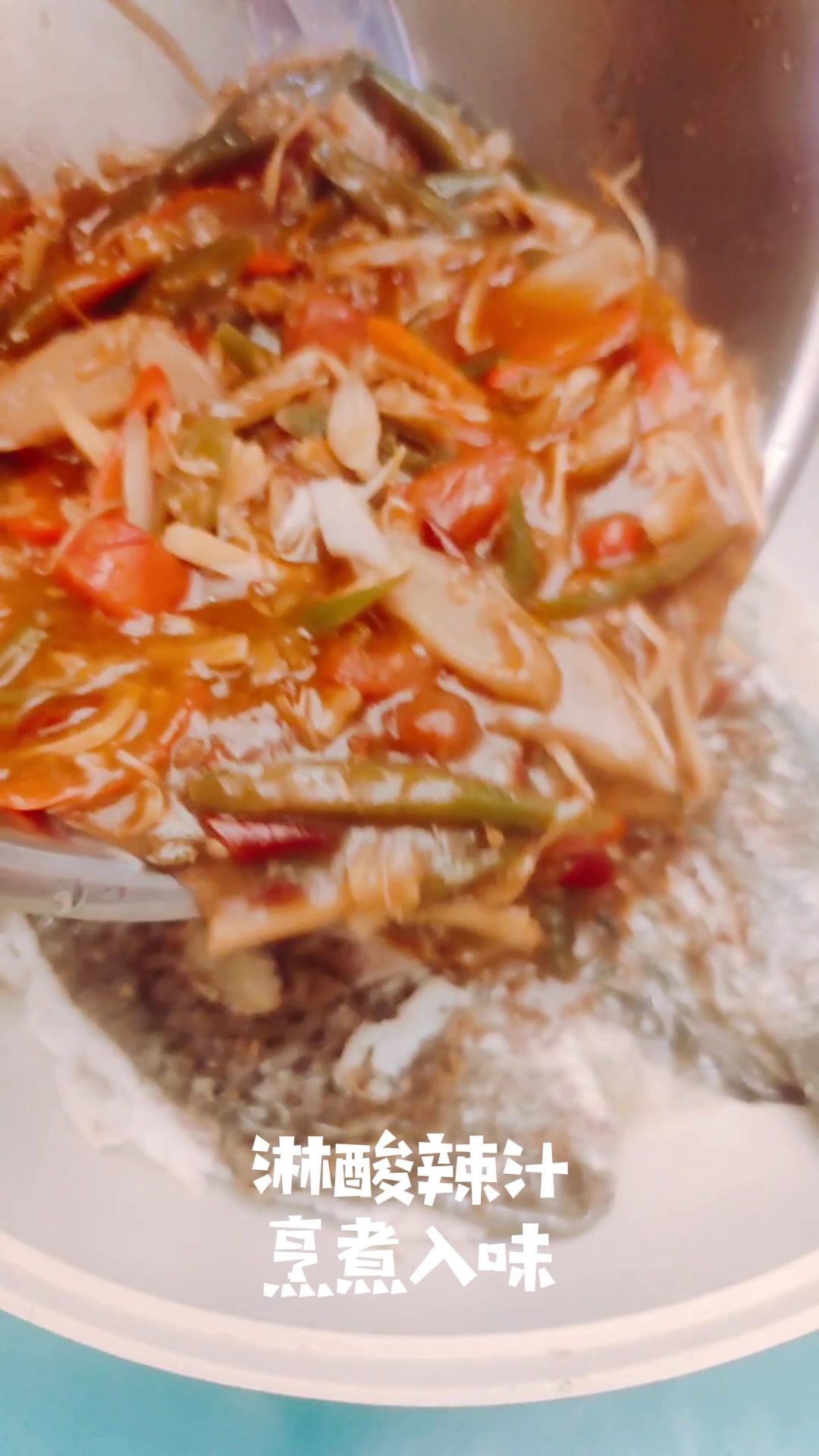 酸辣罗非鱼怎么做好吃,用自家腌的酸笋,酸椒炒才是真好吃
