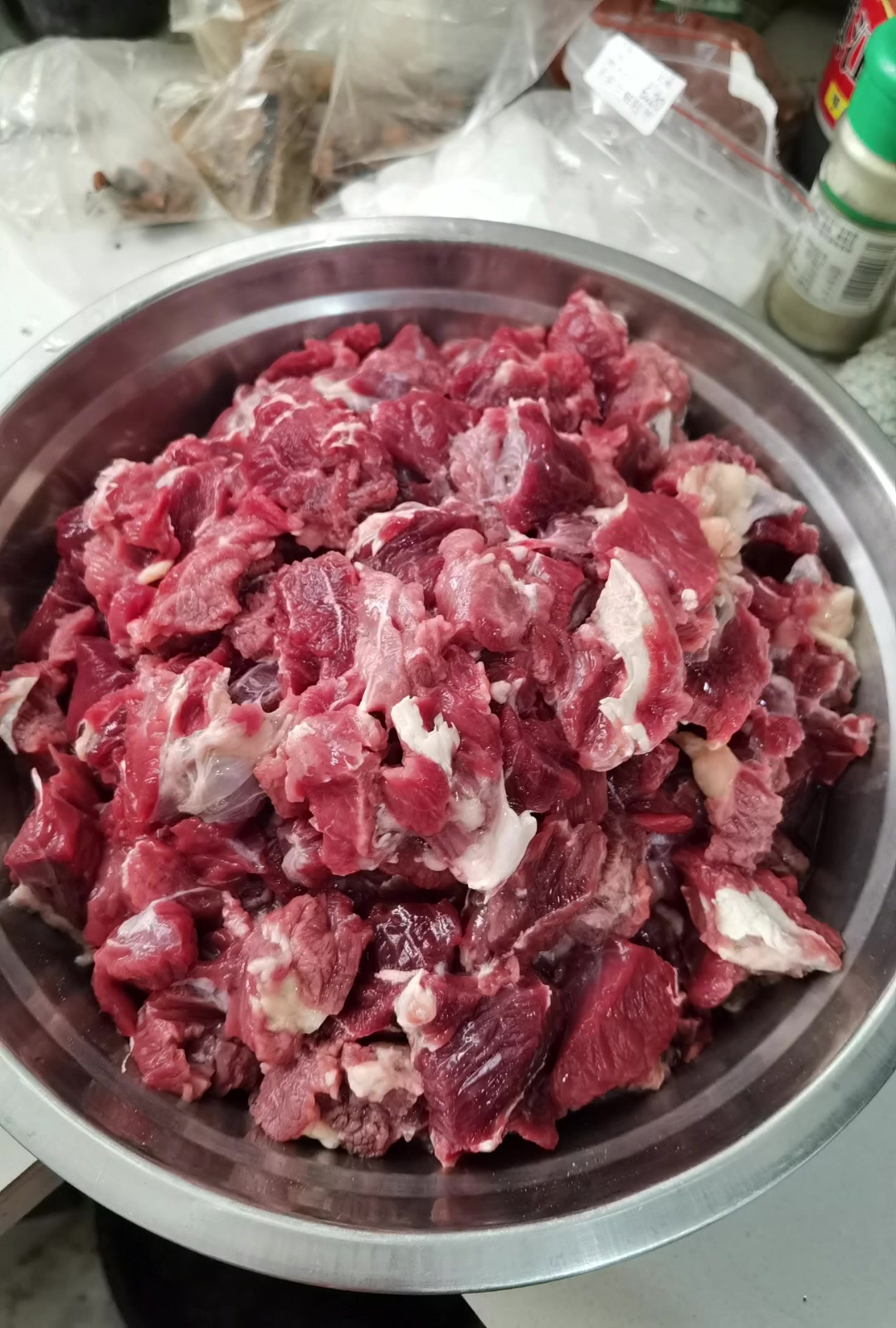 在家就能吃到的红烧牛肉,量大又美味