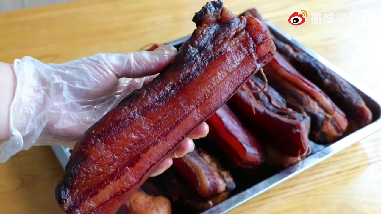 #美食之都#今年的酱腊肉这个配料,咸香好吃,色泽红亮还不咸!适合家庭做法,快试试～ 夏妈厨