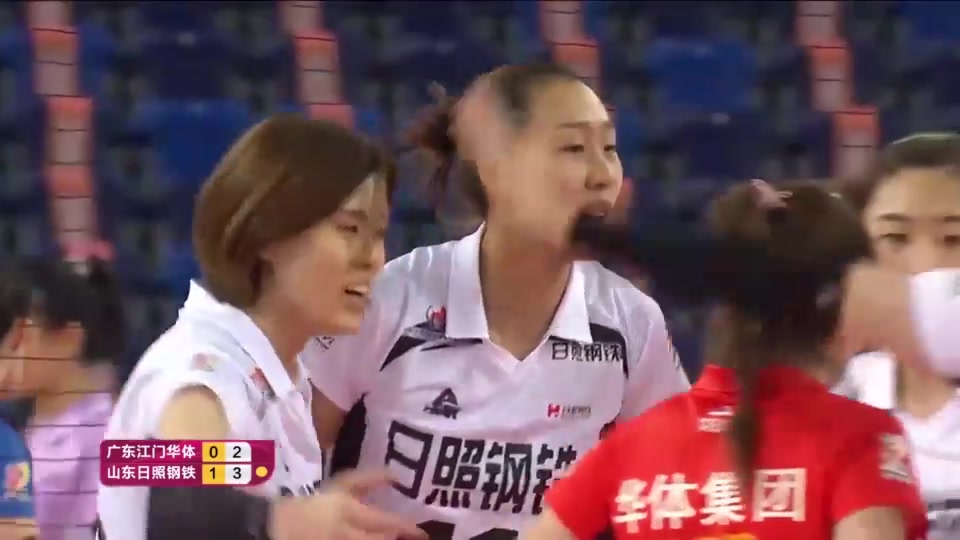 顽强取胜!广东女排3比1山东女排!????双方队员顽强防守,多次比平比分!最终广东女排3比1(2