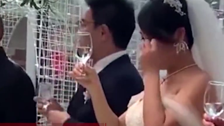 【姐姐连夜蒸146个花馍送新婚妹妹:就想她好[心]】11月27日,河南卫辉,妹妹出嫁后即将