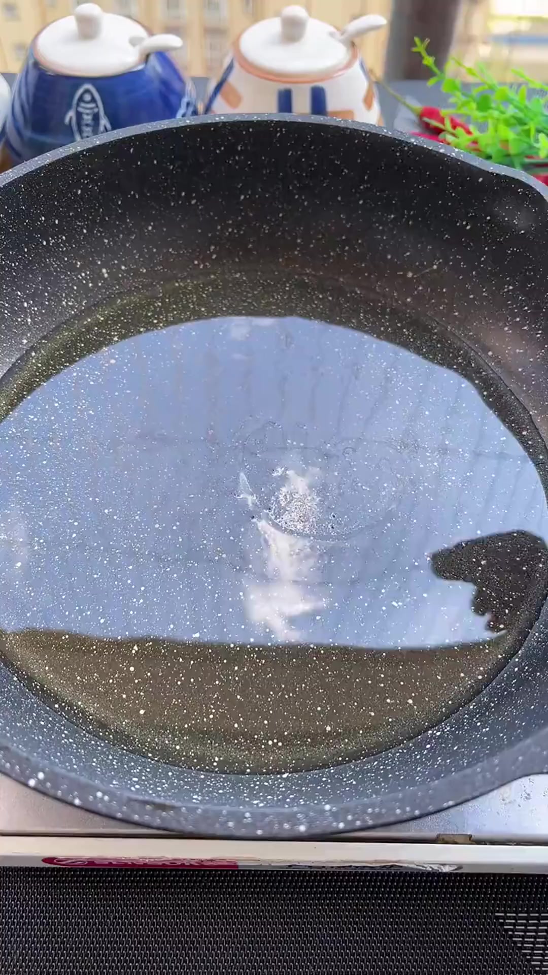 家里只剩下鸡蛋了,做了简单营养又好吃的青椒炒蛋