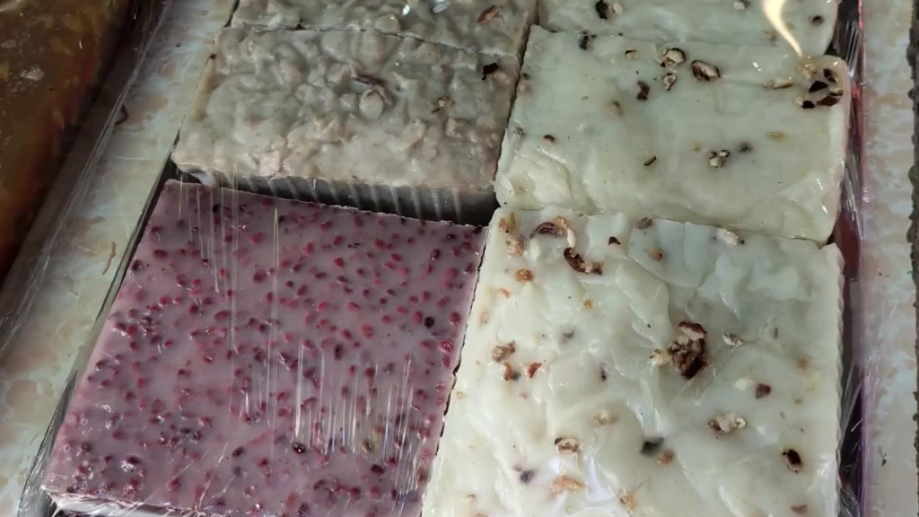 广式蒸糕,市井里的广州味道,甜润暖心广州市场上,叫糕或叫甜糕、咸糕的糕点,是一大类广式蒸糕